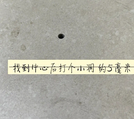 金东瓷砖空鼓维修公司专业解答在瓷砖铺贴过程中，如果砂料搅拌不均匀，将会带来以下问题